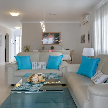 Hermosa Πουέρτο Ντελ Κάρμεν